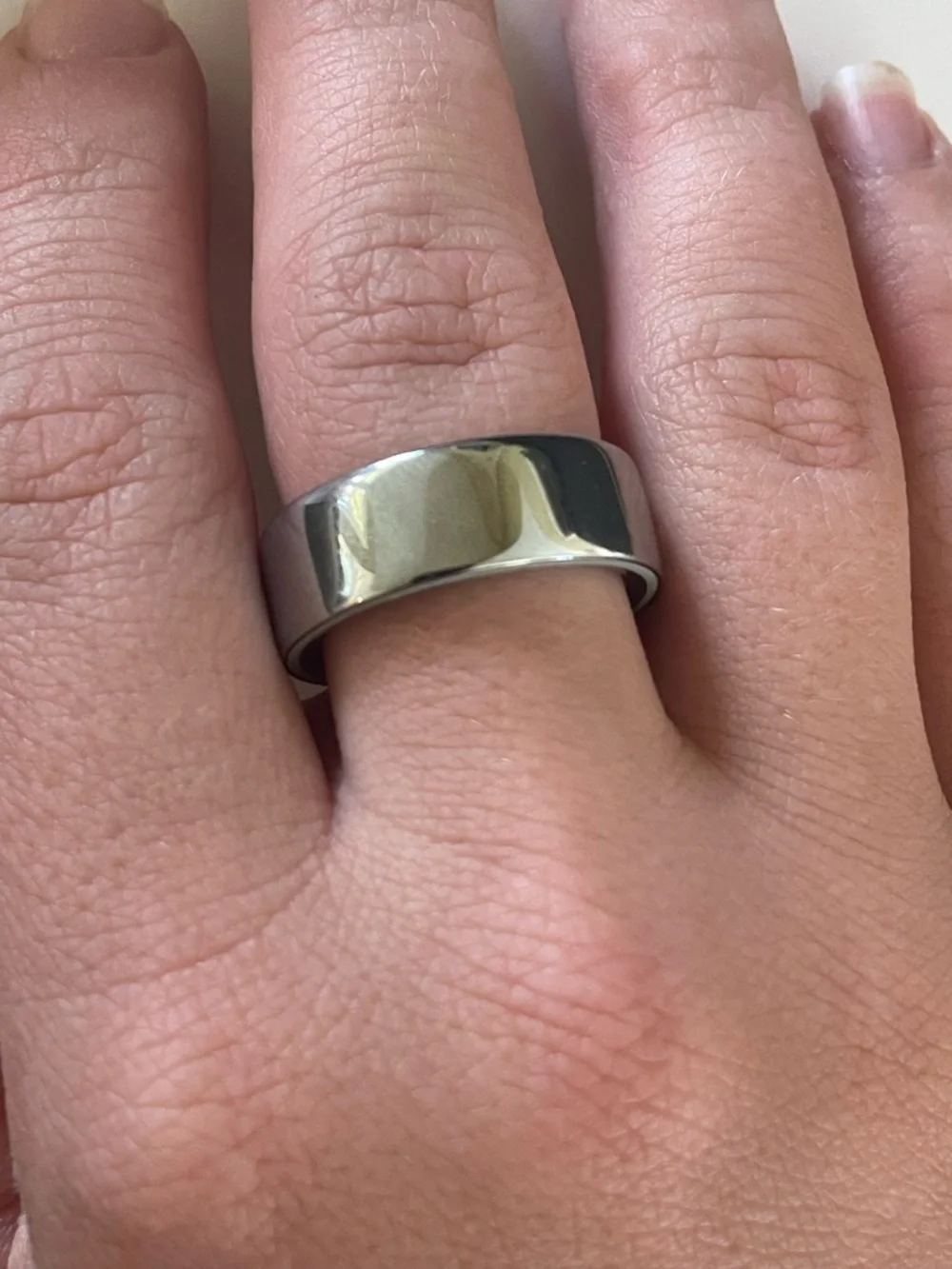 Oura ring 4 silver size 9 Bluetooth activity tracker
